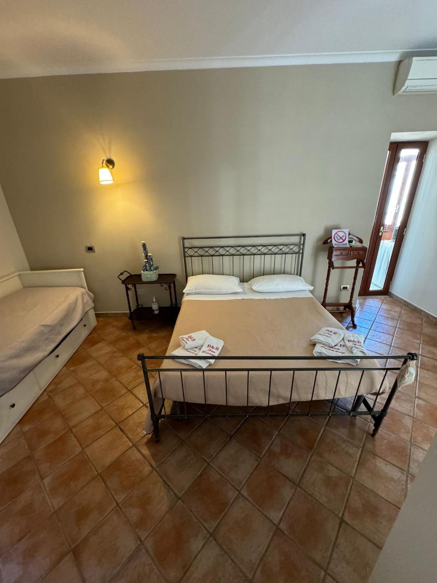 Beb Don Gennaro Bed & Breakfast Napoli Eksteriør bilde